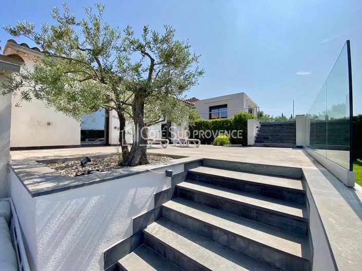 Image No.28-4 Bed House for sale