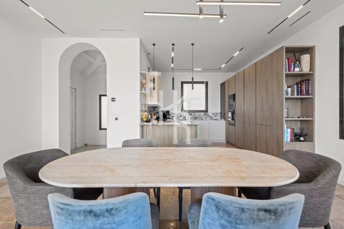 Image No.3-4 Bed House for sale