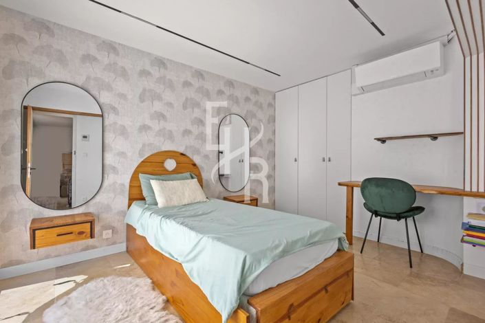 Image No.5-4 Bed House for sale