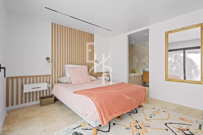 Image No.9-4 Bed House for sale