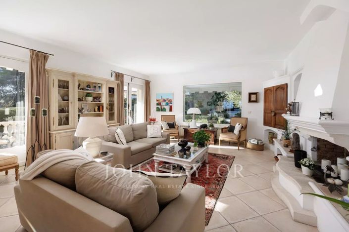 Image No.7-4 Bed House for sale