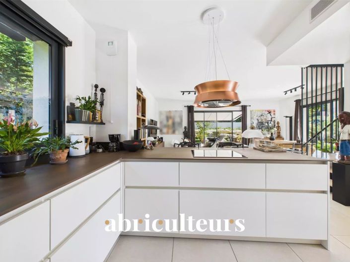 Image No.6-3 Bed House for sale