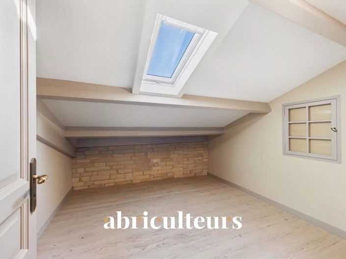 Image No.14-6 Bed House for sale