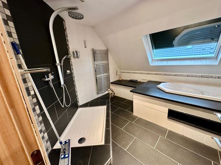 Image No.16-4 Bed House for sale