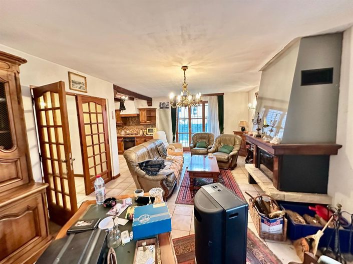 Image No.8-4 Bed House for sale