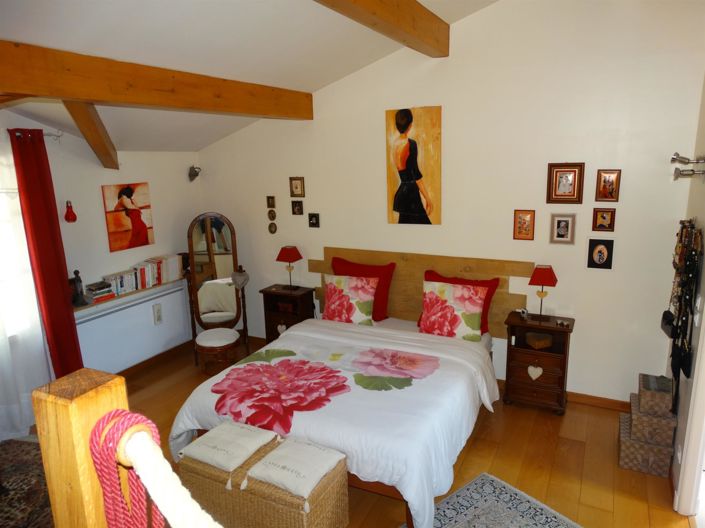 Image No.34-6 Bed House for sale