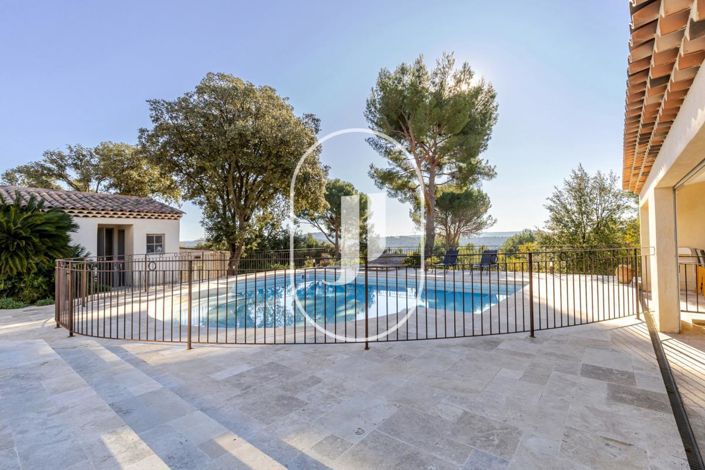 Image No.2-4 Bed House for sale