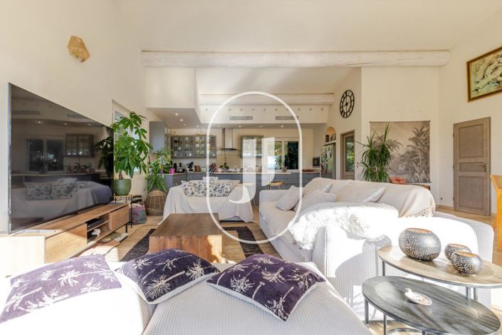 Image No.5-4 Bed House for sale