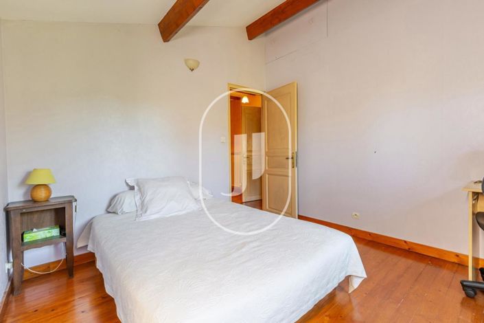 Image No.12-5 Bed House for sale