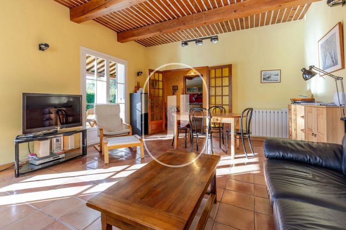 Image No.3-5 Bed House for sale