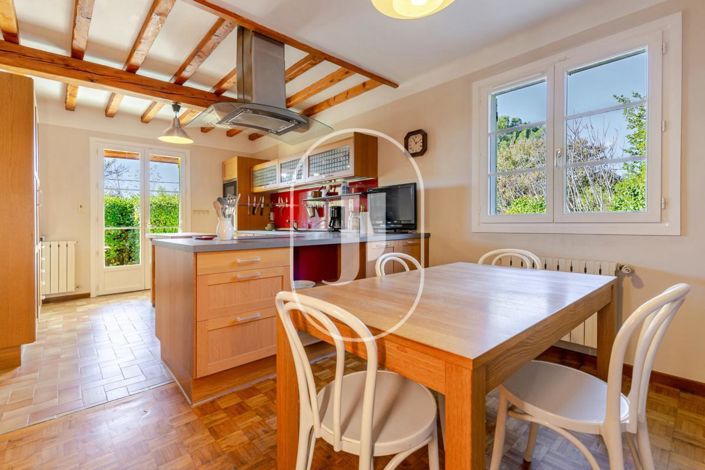 Image No.5-5 Bed House for sale