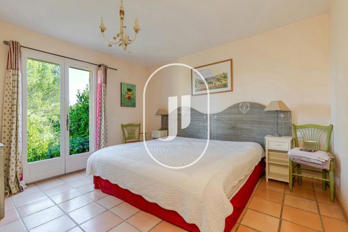 Image No.10-4 Bed House for sale