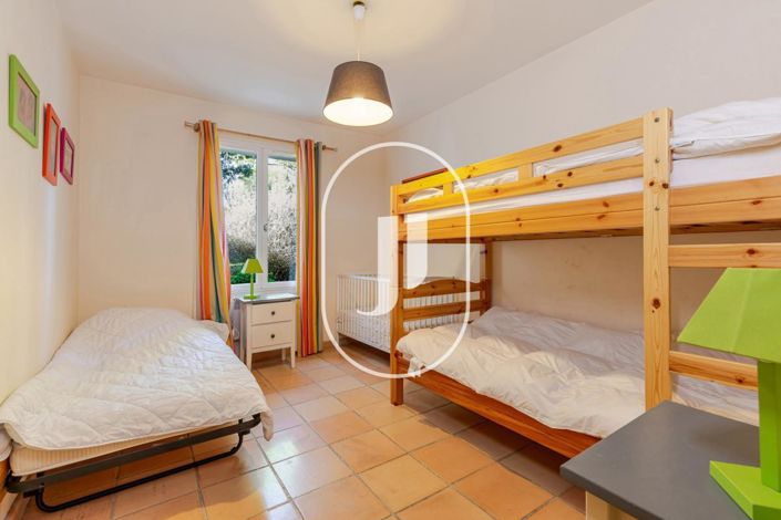 Image No.14-4 Bed House for sale