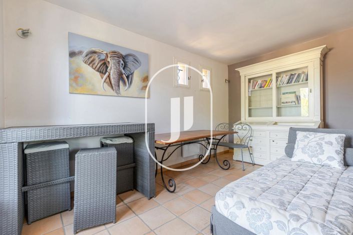 Image No.15-4 Bed House for sale