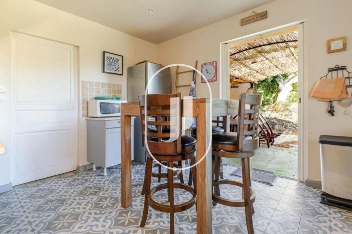 Image No.8-4 Bed House for sale