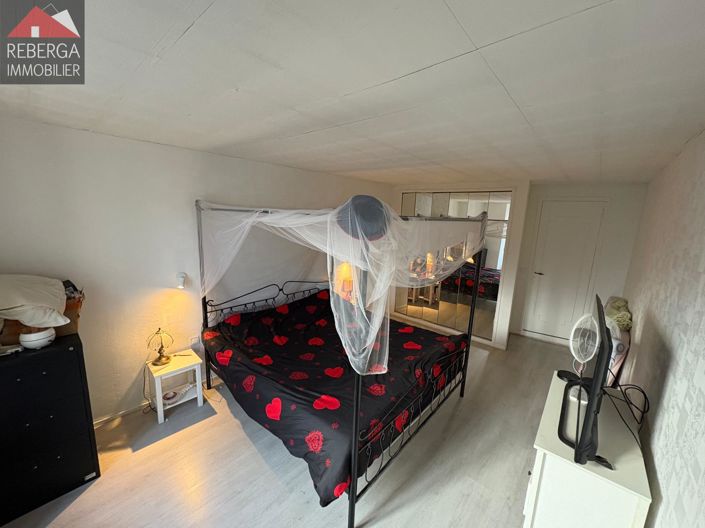 Image No.17-4 Bed House for sale