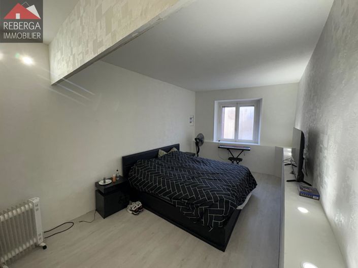 Image No.20-4 Bed House for sale