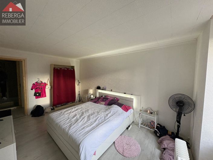 Image No.24-4 Bed House for sale