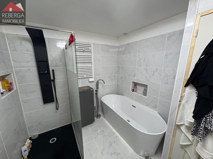 Image No.26-4 Bed House for sale