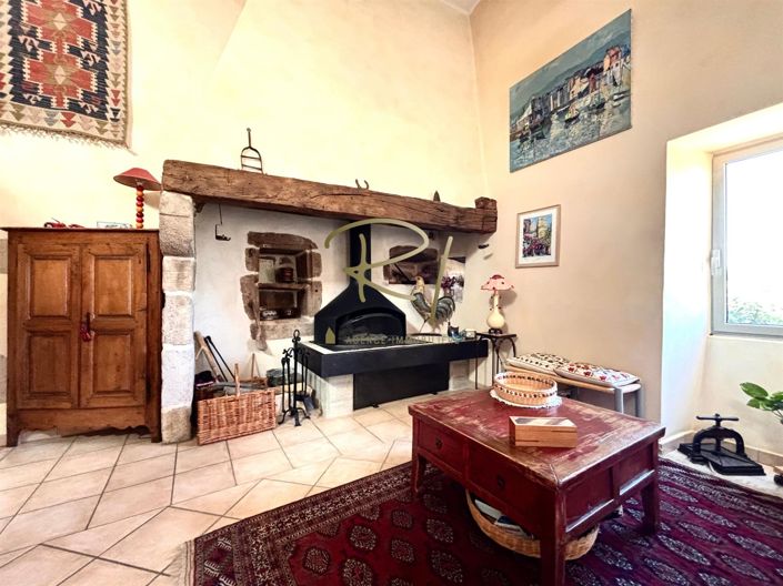 Image No.7-5 Bed House for sale