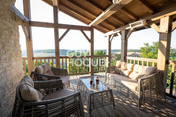 Image No.2-4 Bed House for sale