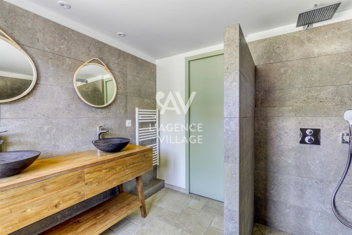 Image No.11-5 Bed House for sale