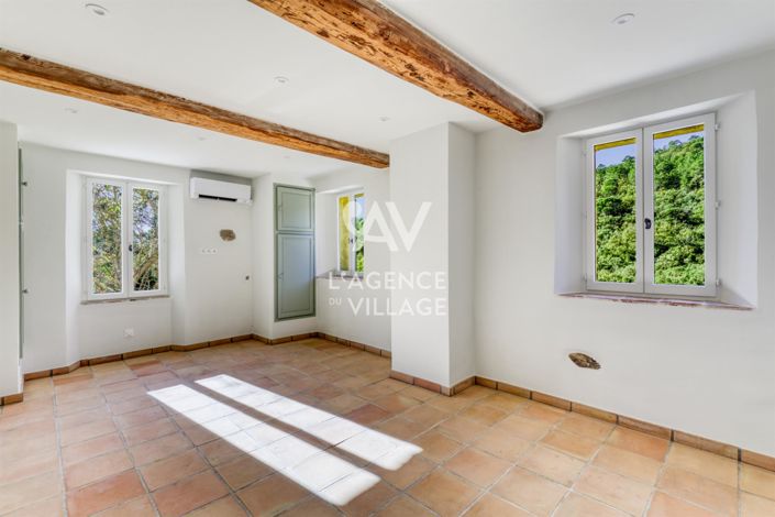 Image No.7-5 Bed House for sale