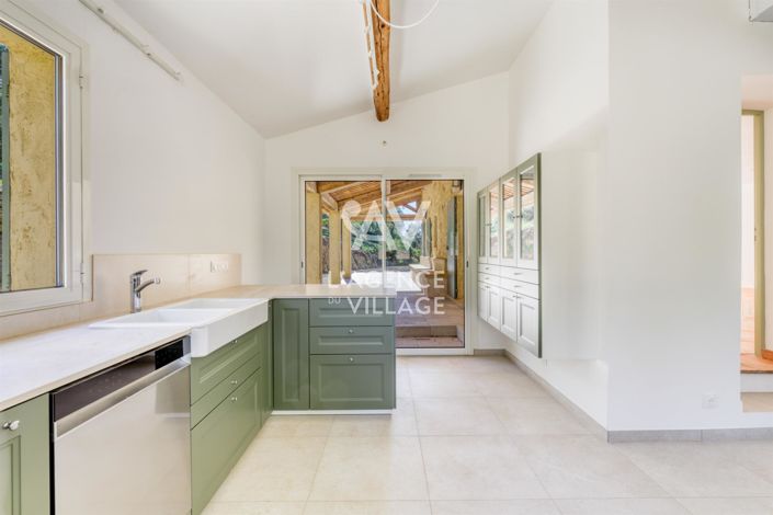 Image No.9-5 Bed House for sale