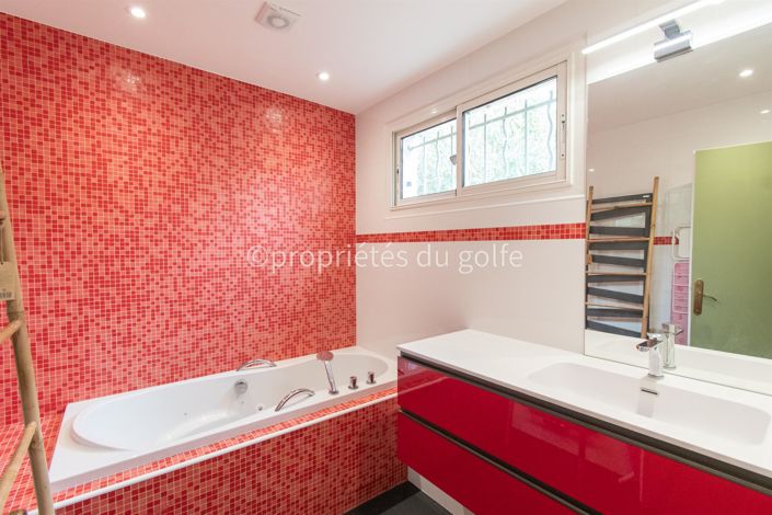 Image No.15-3 Bed House for sale