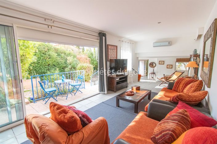 Image No.2-3 Bed House for sale