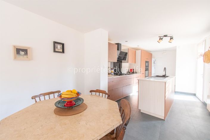 Image No.6-3 Bed House for sale