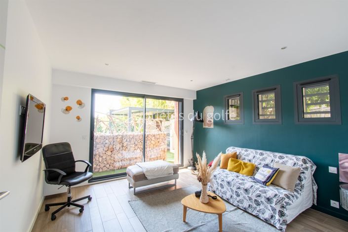 Image No.18-4 Bed House for sale