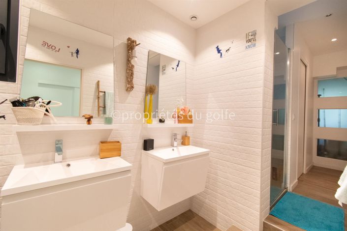 Image No.19-4 Bed House for sale