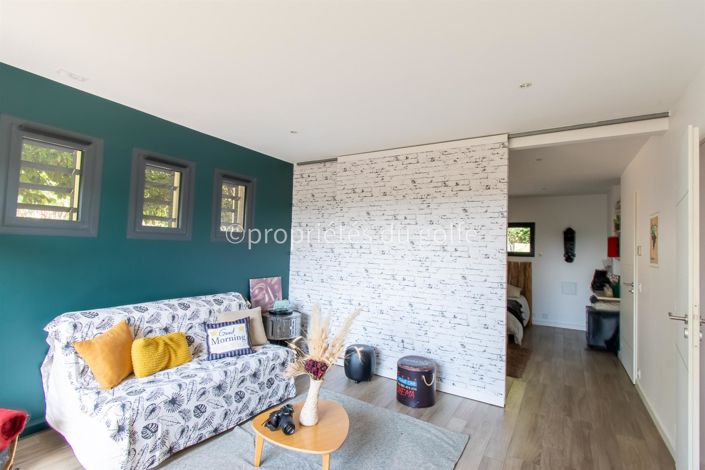 Image No.20-4 Bed House for sale