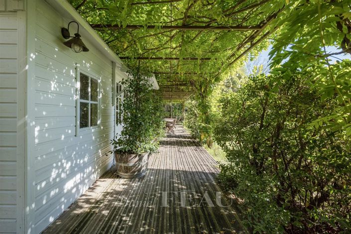 Image No.11-3 Bed House for sale