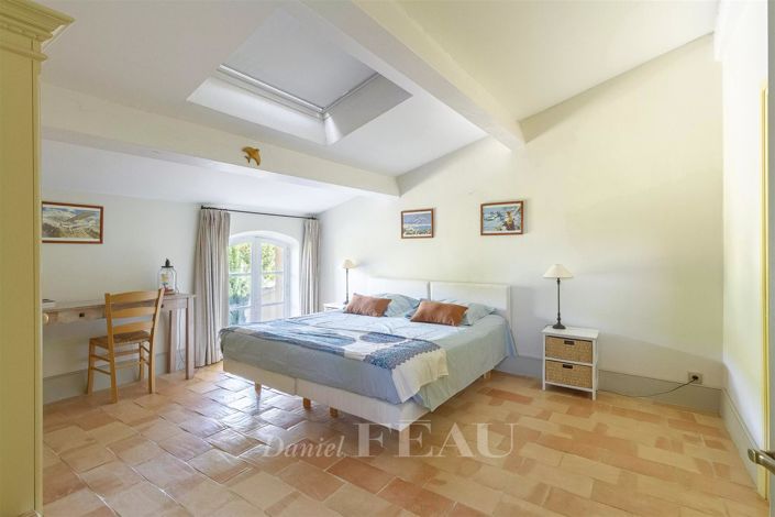 Image No.9-3 Bed House for sale