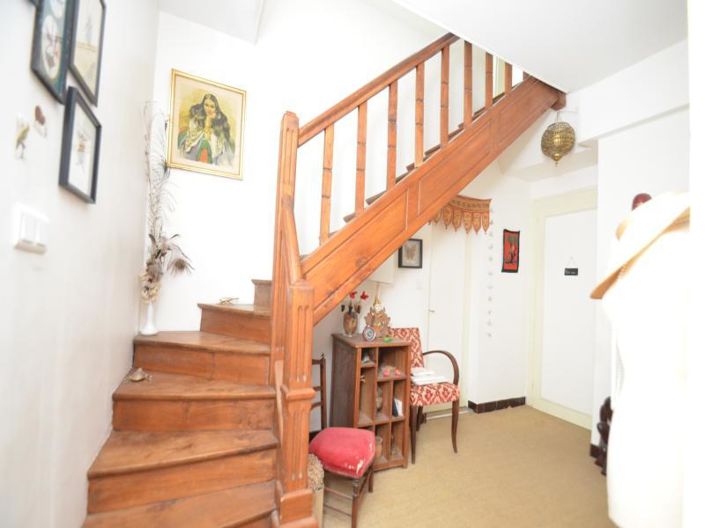 Image No.11-6 Bed House for sale