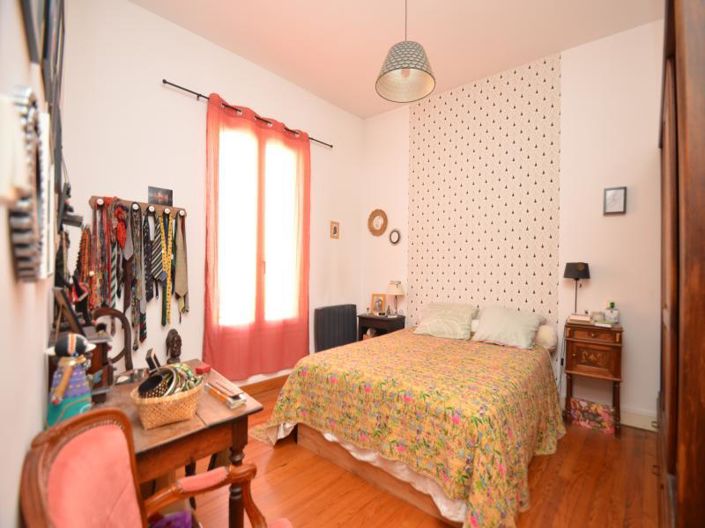 Image No.19-6 Bed House for sale