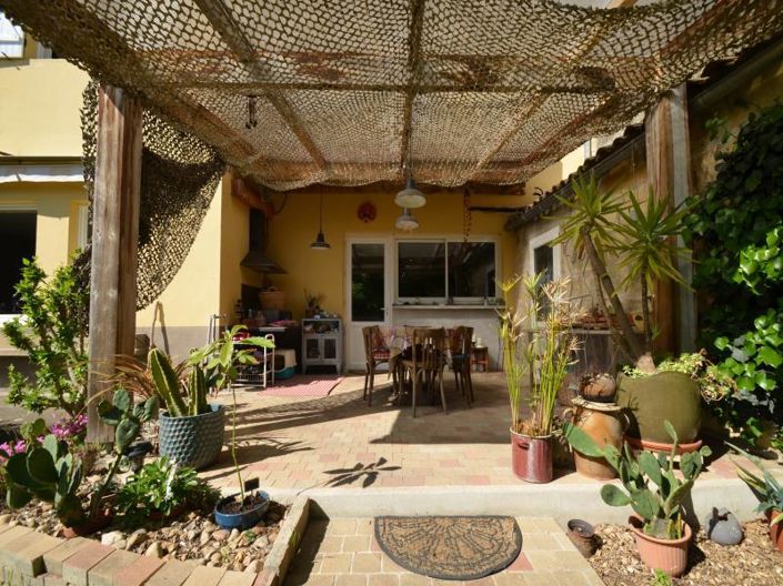 Image No.4-6 Bed House for sale