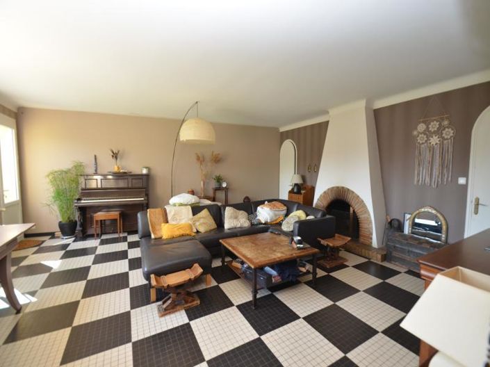 Image No.7-6 Bed House for sale