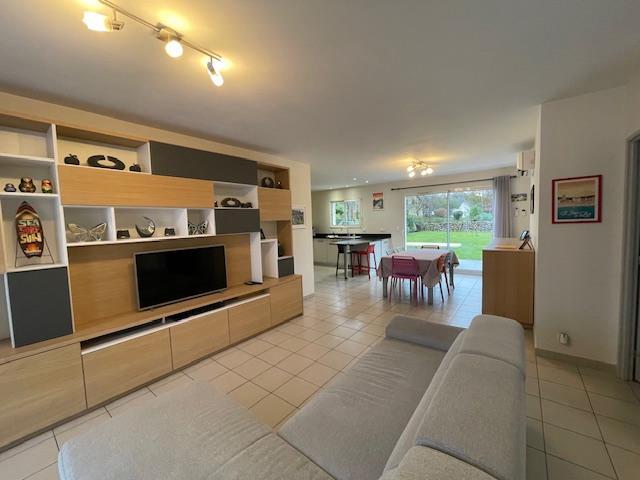 Image No.2-4 Bed House for sale