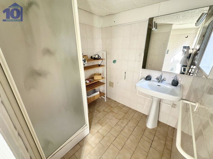 Image No.8-1 Bed House for sale