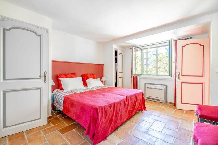 Image No.10-4 Bed House for sale