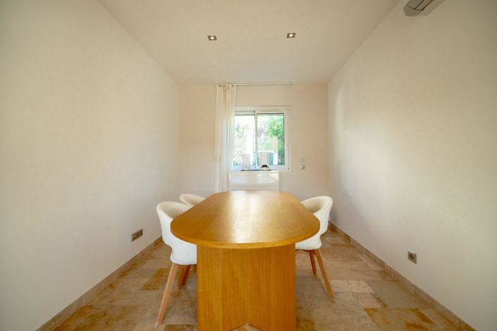 Image No.6-3 Bed House for sale