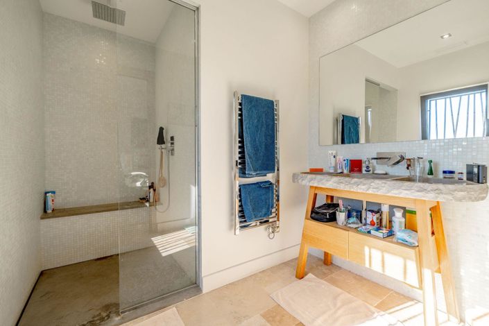 Image No.10-3 Bed House for sale