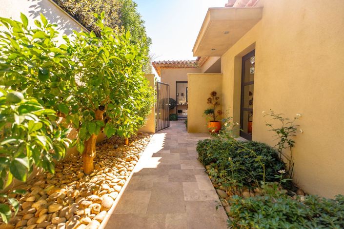 Image No.13-3 Bed House for sale