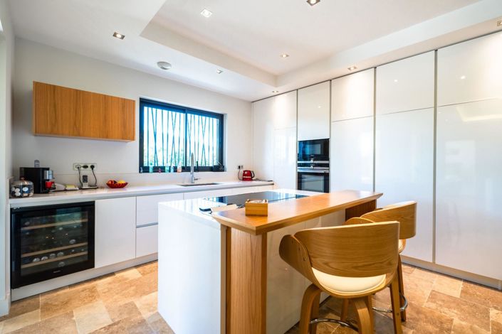 Image No.6-3 Bed House for sale