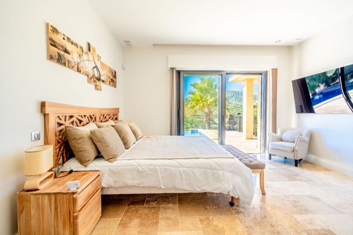 Image No.7-3 Bed House for sale