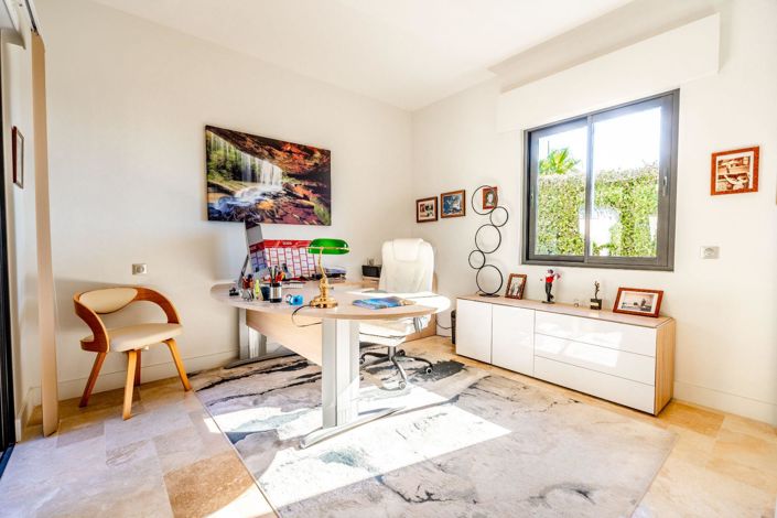 Image No.9-3 Bed House for sale