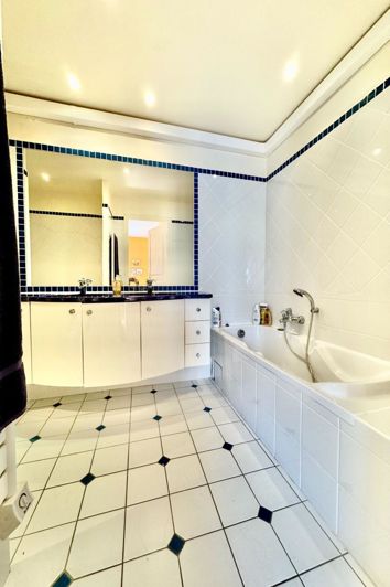 Image No.8-3 Bed Apartment for sale